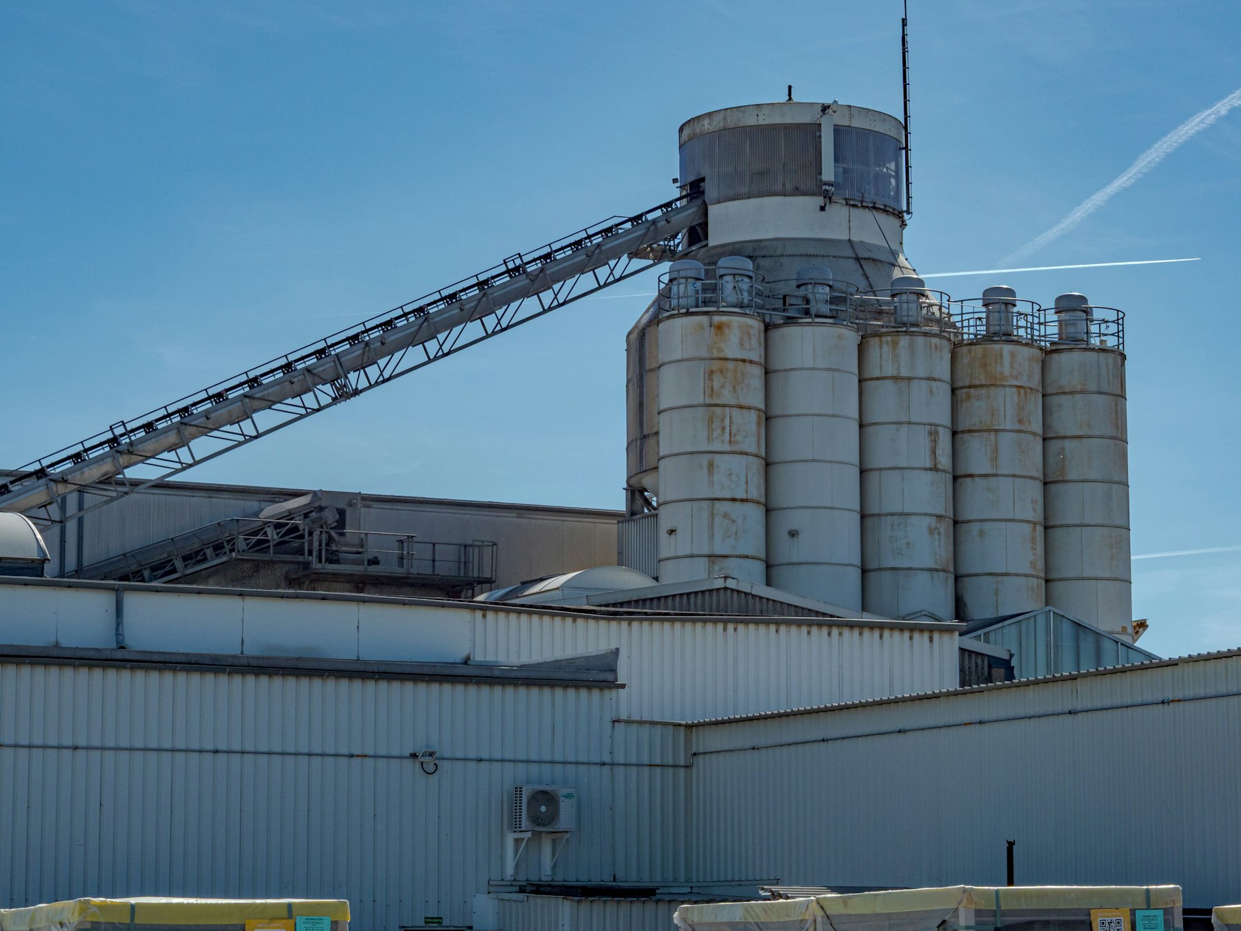 Cement plant